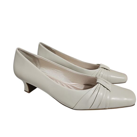 NEW Easy Street Square Toe Pumps Womens 10 Kitten Heel Bone Comfort Slip On - Picture 10 of 11